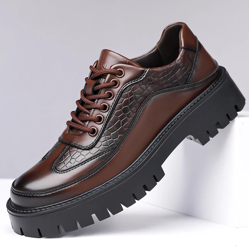 Scarpe eleganti da uomo classiche del marchio 2025, scarpe da banchetto in pelle retrò marrone da uomo, scarpe da lavoro resistenti all'usura con suola spessa