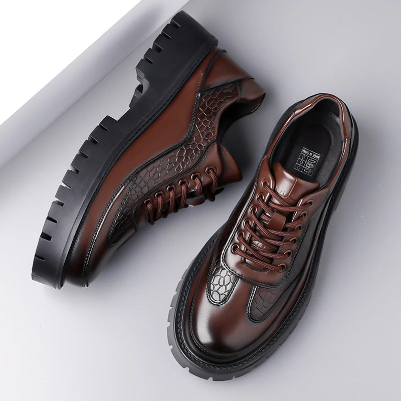 Scarpe eleganti da uomo classiche del marchio 2025, scarpe da banchetto in pelle retrò marrone da uomo, scarpe da lavoro resistenti all'usura con suola spessa