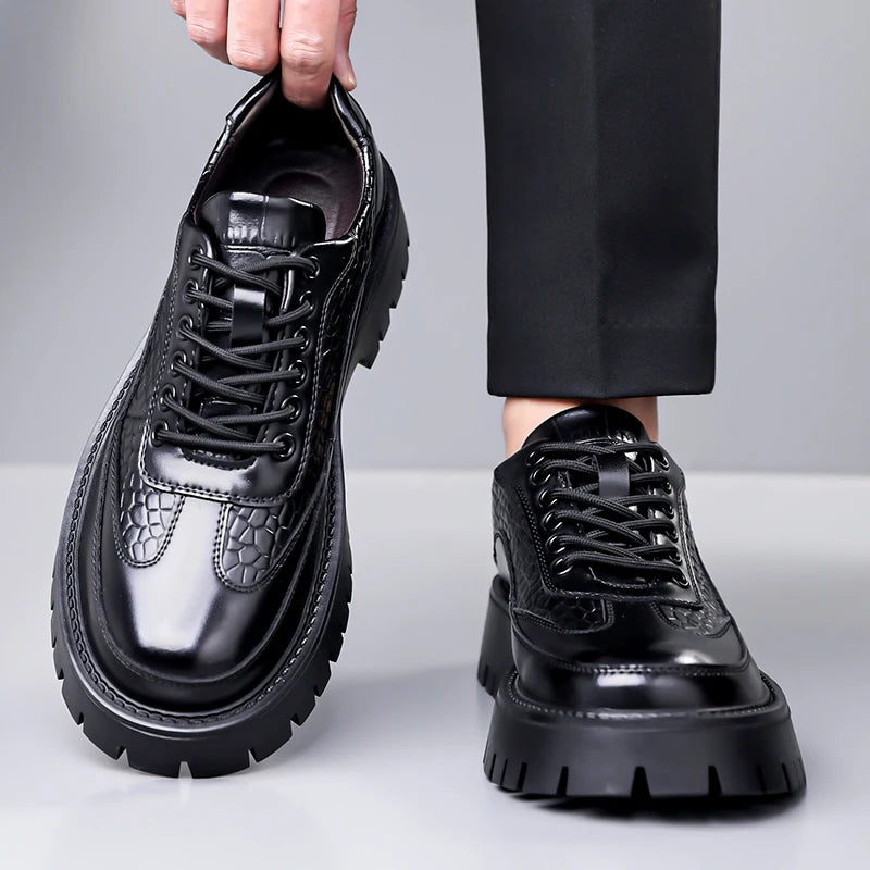 Scarpe eleganti da uomo classiche del marchio 2025, scarpe da banchetto in pelle retrò marrone da uomo, scarpe da lavoro resistenti all'usura con suola spessa